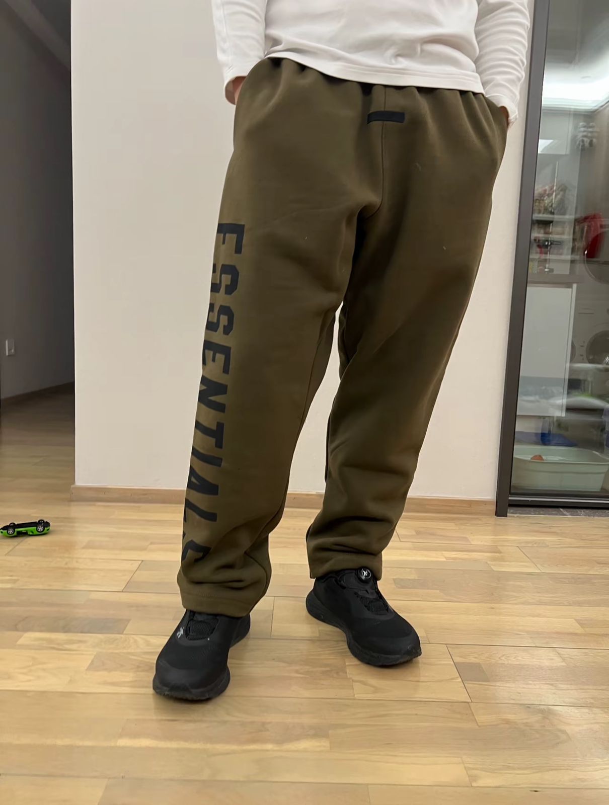 Fear of God Essentials Relaxed Sweatpants - Olive green