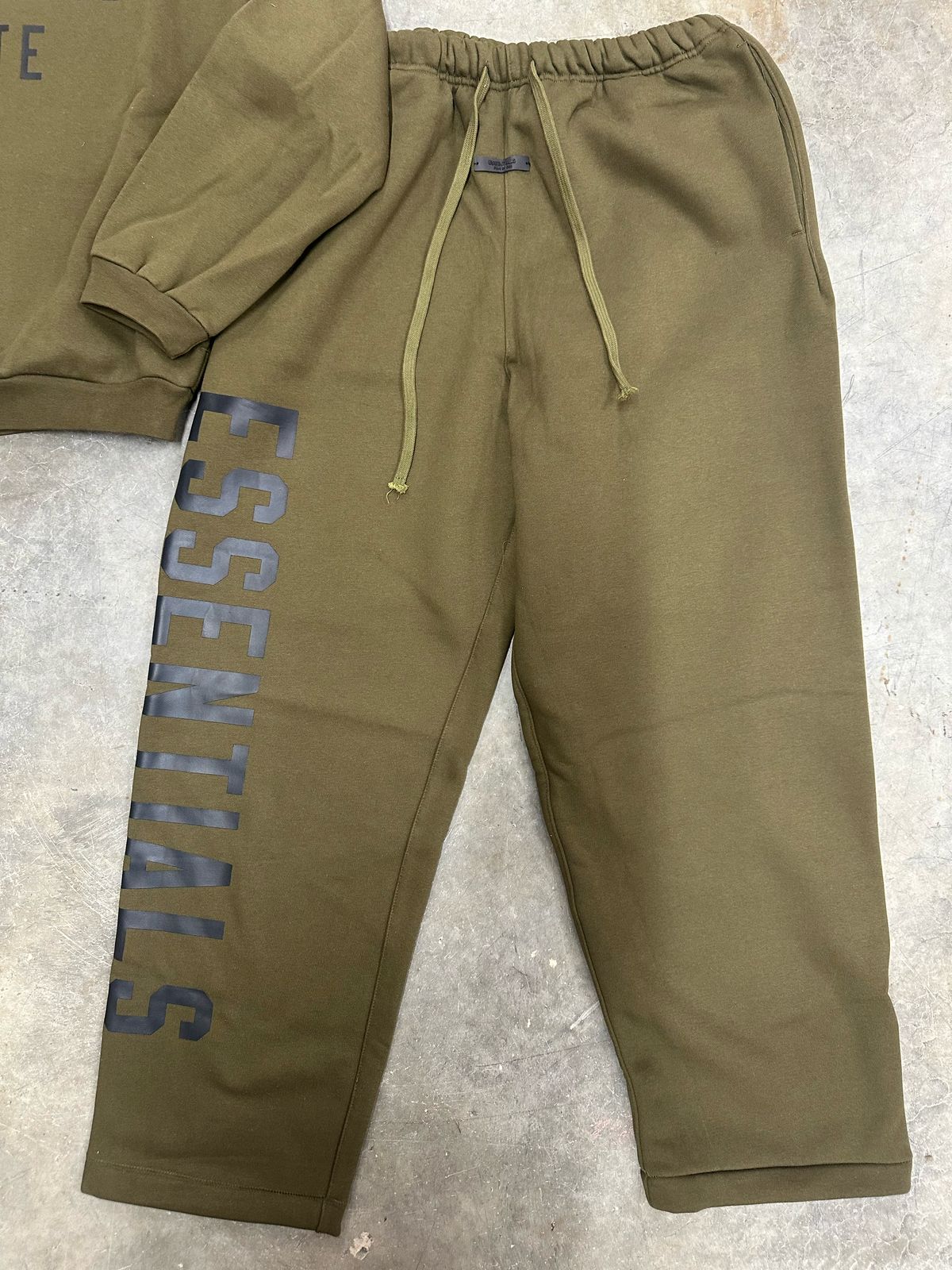 Fear of God State Essentials Sweat Suit - Army Green Black Print